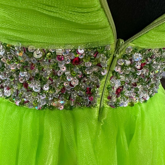 Dave & Johnny Lime Green Satin Dress - Picture 13 of 14